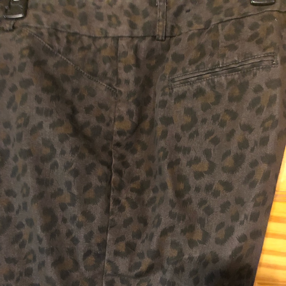 Larry Levine leopard print pants size 12